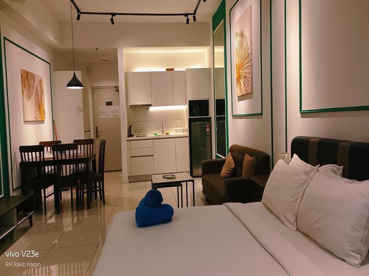 Apartment Chamber By Starlight
